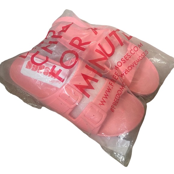 NWT Freedom Moses Sandals Pink Martini Size 11/12 - Picture 4 of 4